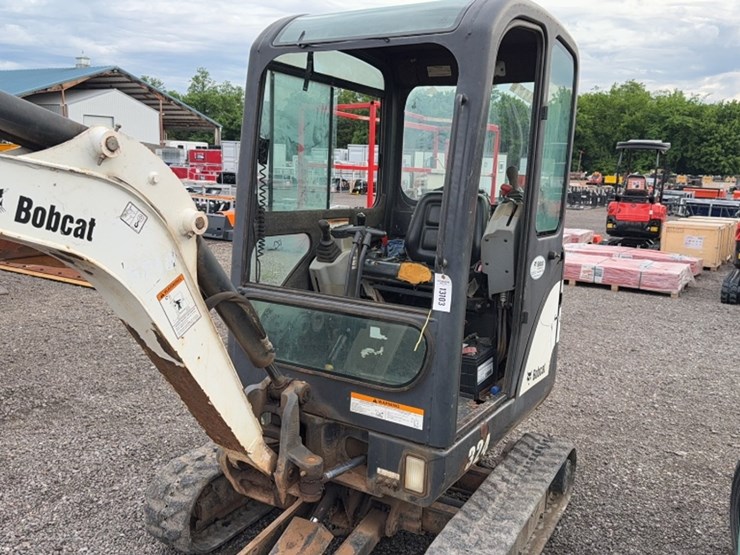 2014-bobcat-324-image-12