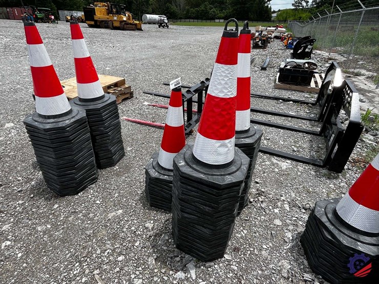 unused-2026-ce-irstc-safety-traffic-cones-image-4