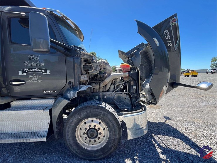 2017-kenworth-t680-image-48