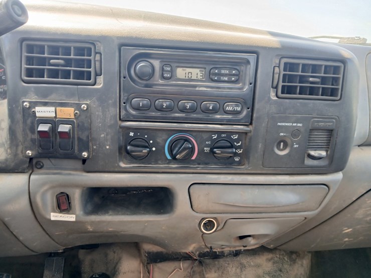 2003-ford-f550-image-40