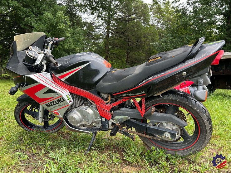 2005-suzuki-gs500-fh-motorcycle-image-2