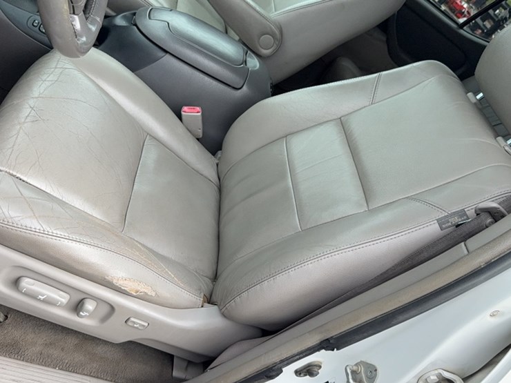 2007-toyota-sequoia-image-17