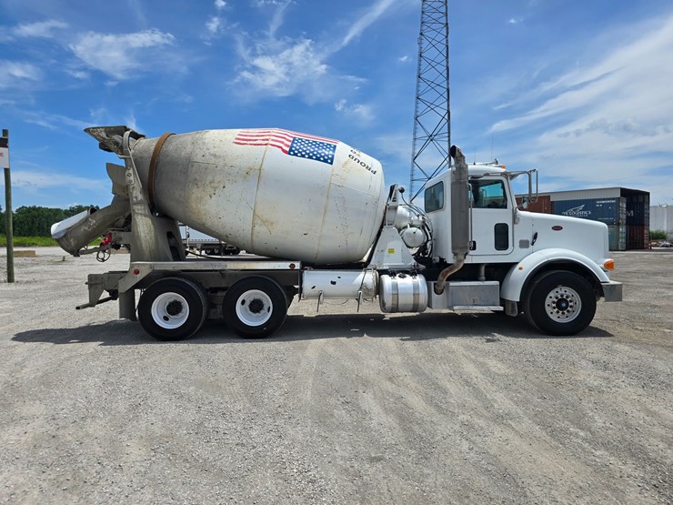 2009-peterbilt-365-image-24