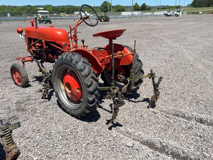 #3070-•-farmall-cub-tractor-image-12