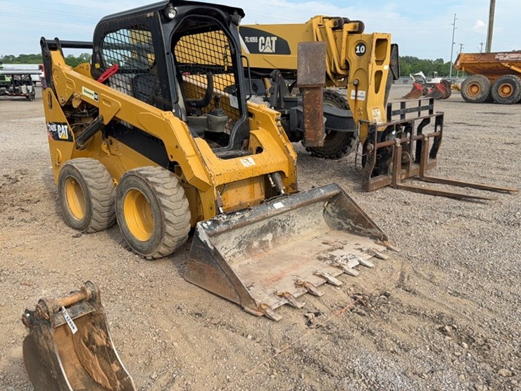 caterpillar-242d-image-3