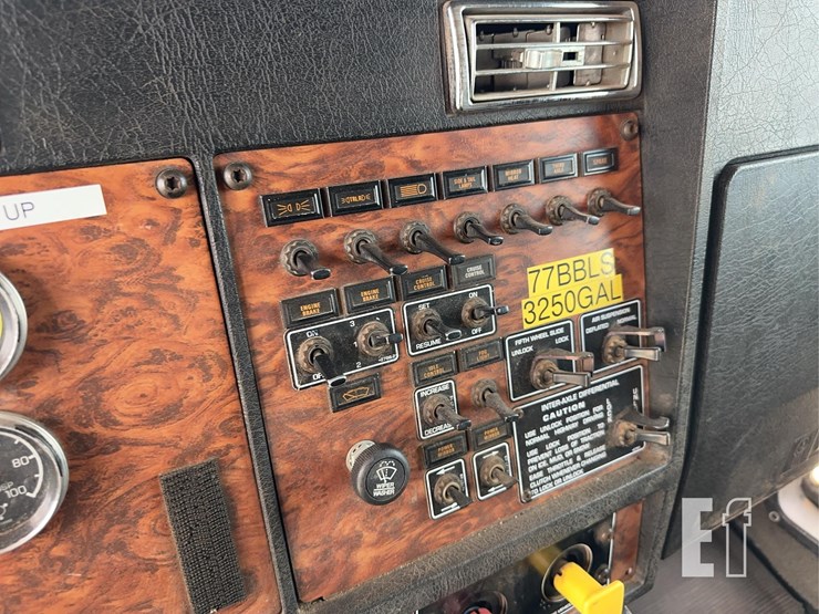 2000-kenworth-t800-image-62