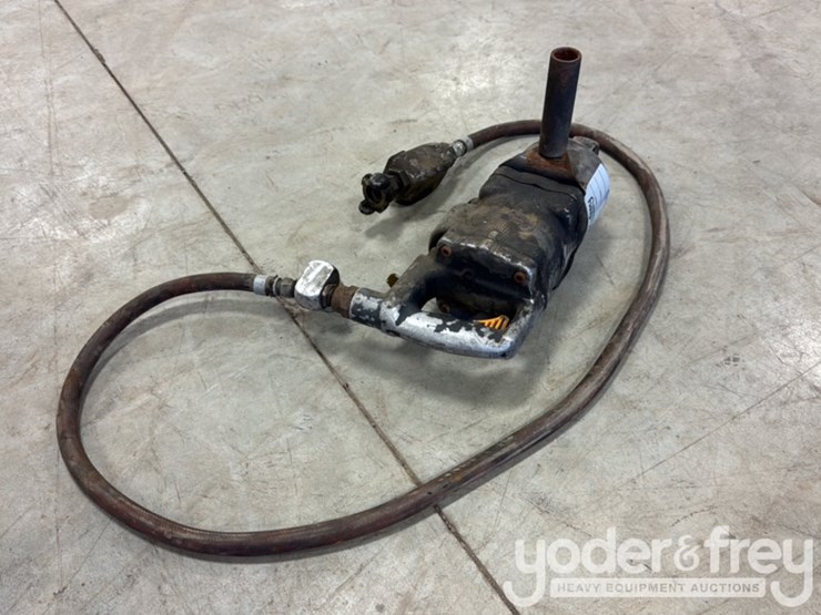 impact-wrench-air,-1.5"-image-3