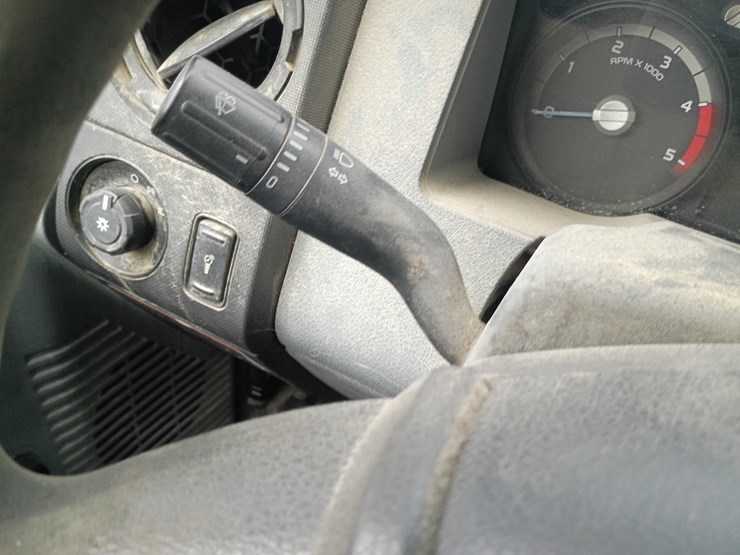 2011-ford-f550-image-47