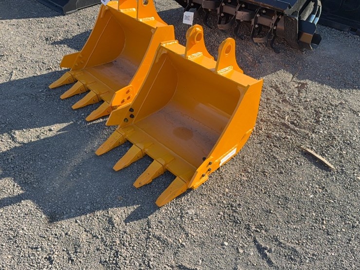 caterpillar-305-image-1