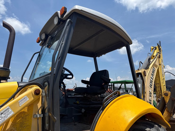 2009-new-holland-b95b-image-17