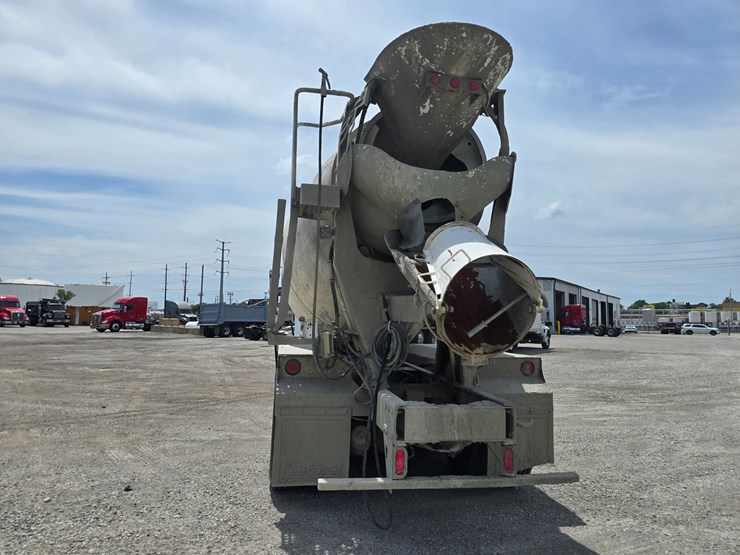 2009-peterbilt-365-image-14