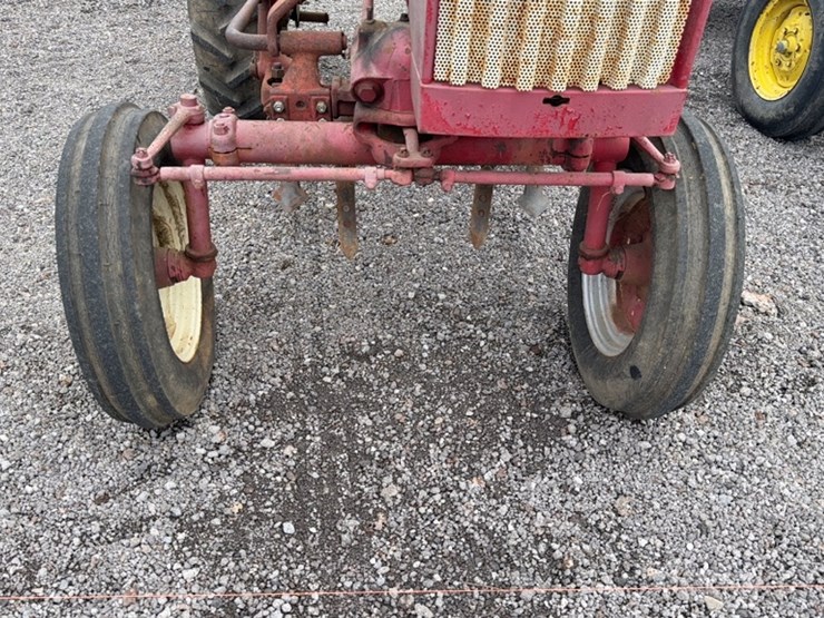 #3071-•-international-tractor-image-4