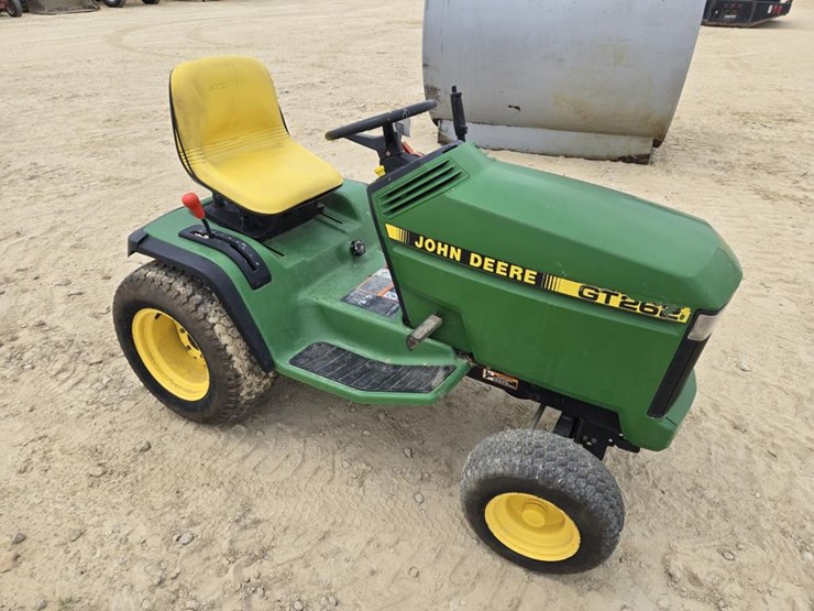 john-deere-gt262-image-3