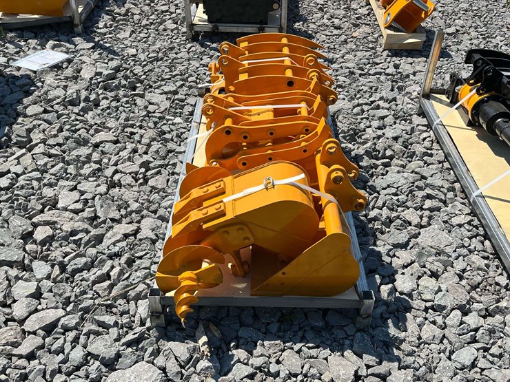 unused-2026-future-qty-(8)-cat-301-excavator-attachment-image-9