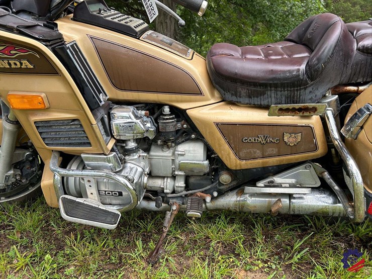 1985-honda-gl1200-(goldwing)-l-motorcycle-image-9