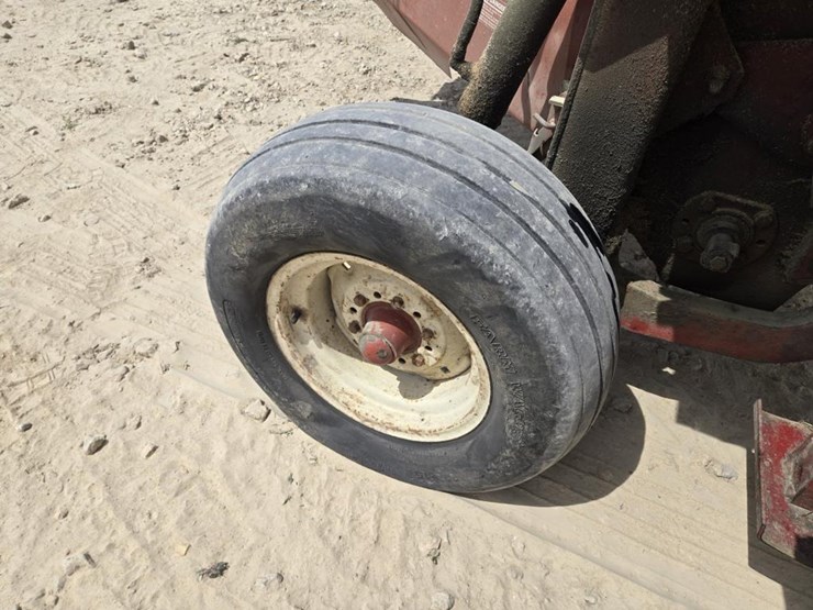 new-holland-499-image-14