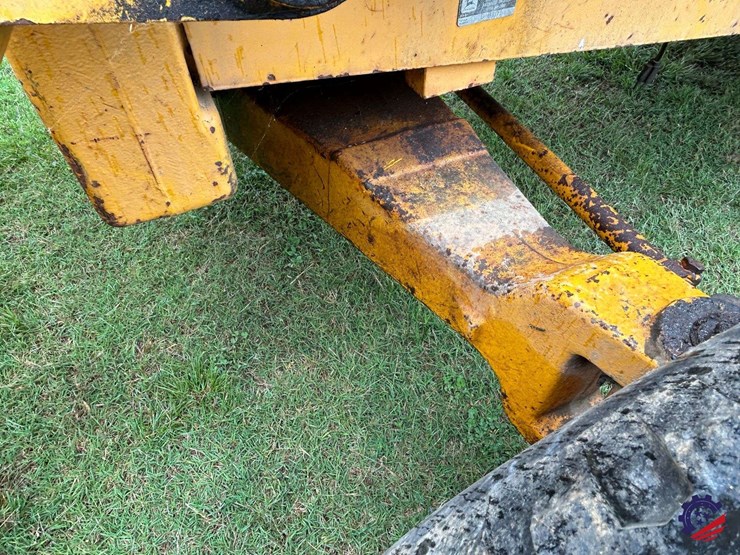 1989-john-deere-310-image-22