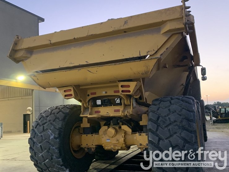 2023-deere-260e-image-3