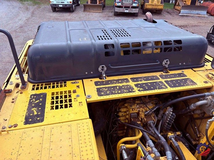 2014-komatsu-pc360-lc-10-image-77