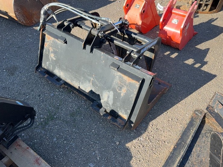 #2006-•-blue-diamond-50"-skid-steer-grapple-bucket-image-4