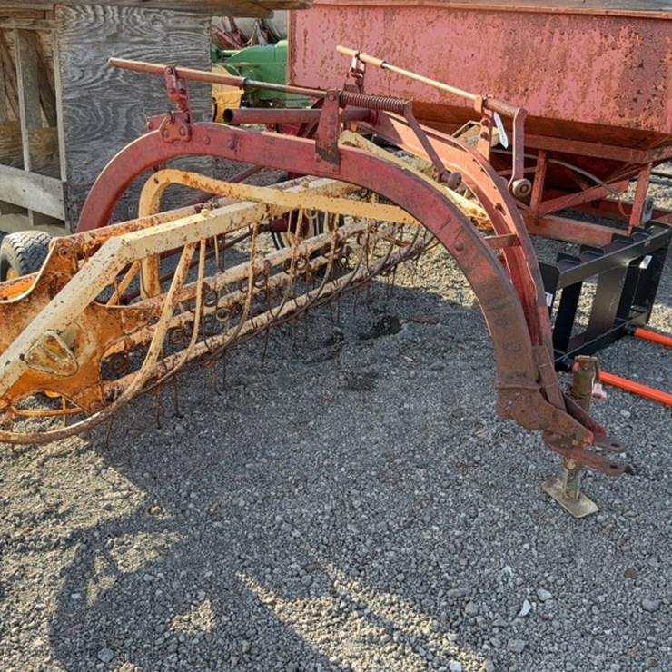 NEW HOLLAND 56