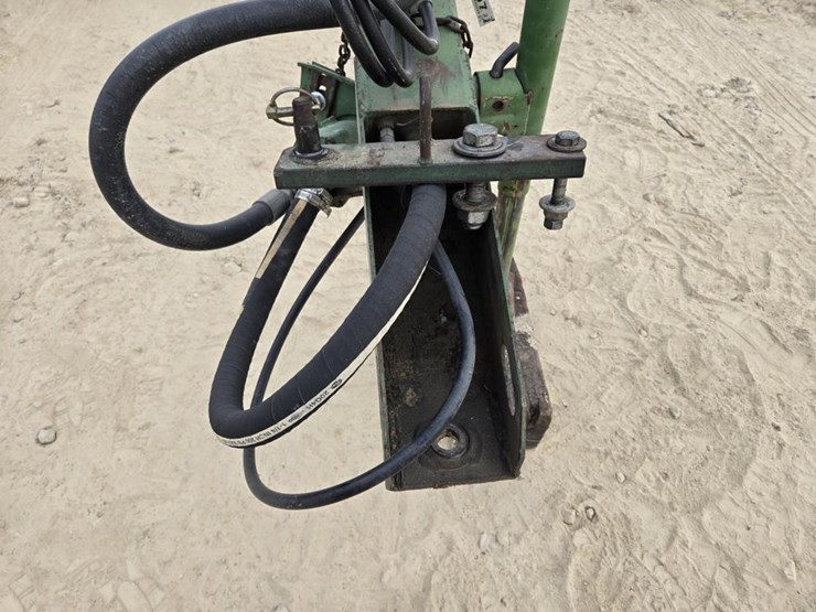 john-deere-240-image-3