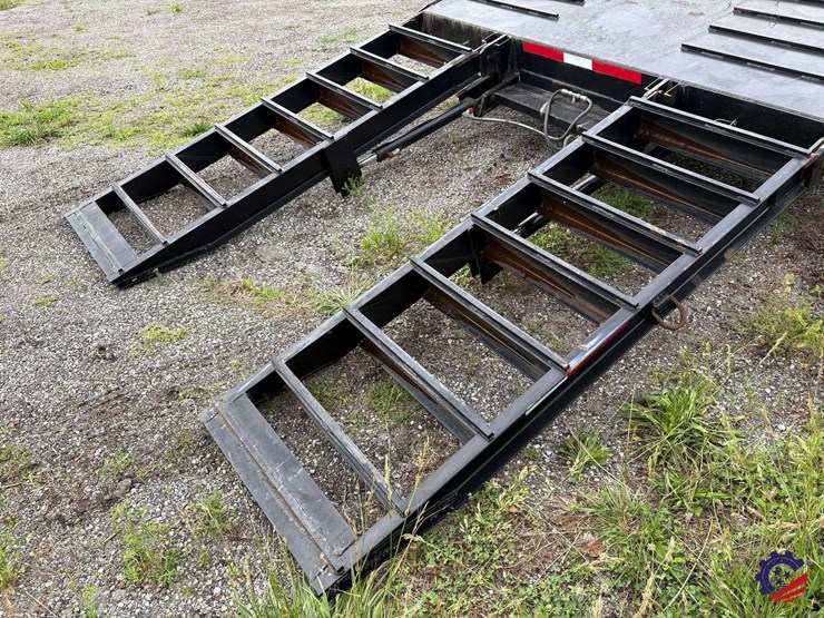 1995-cherokee-t/a-step-deck-equipment-trailer-image-41