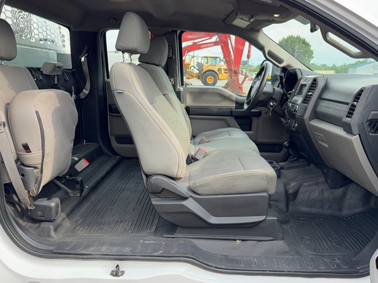 2019-ford-f550-image-8