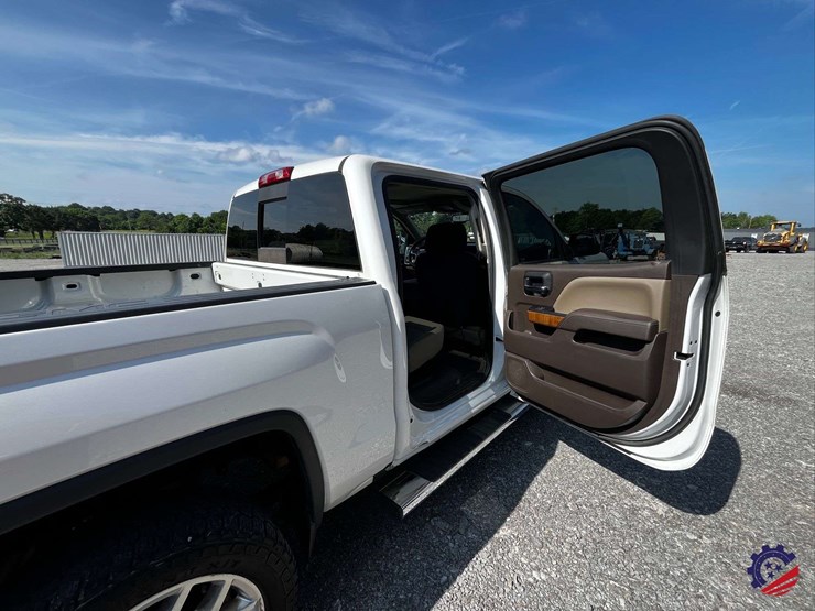2018-gmc-sierra-z71-slt-truck-image-56