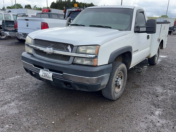 2004-chevrolet-2500-image-1