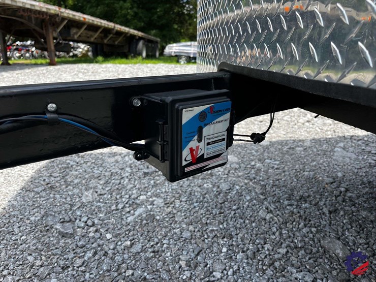 2023-interstate-west-victory-16’-enclosed-t/a-tag-trailer-image-11