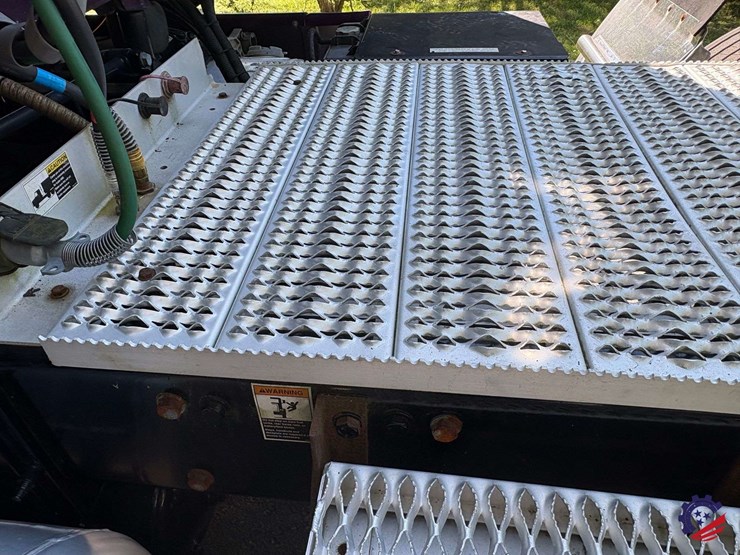 2020-peterbilt-579-image-38