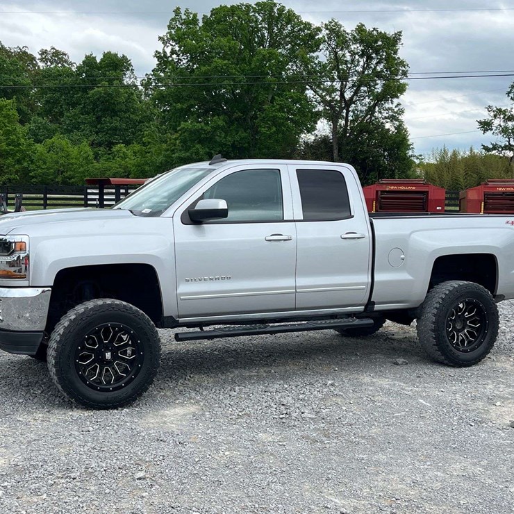 2017 CHEVROLET Silverado LT PICKUP TRUCK