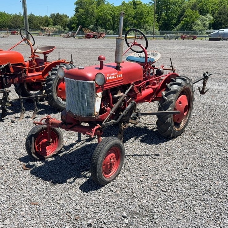 #3073 • FARMALL CUB TRACTOR