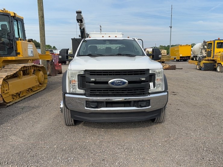 2019-ford-f550-image-2