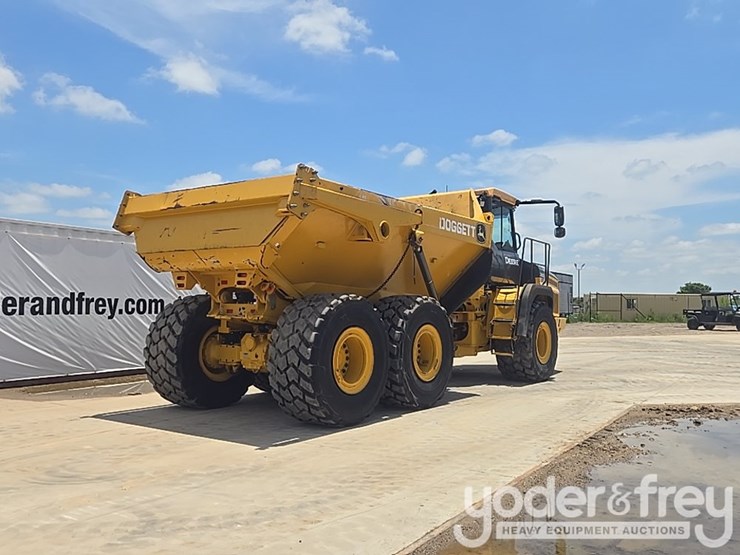 2023-deere-260e-image-5