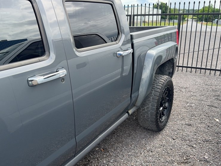 #3013-•-2009-hummer-h3t-pickup-truck-image-13