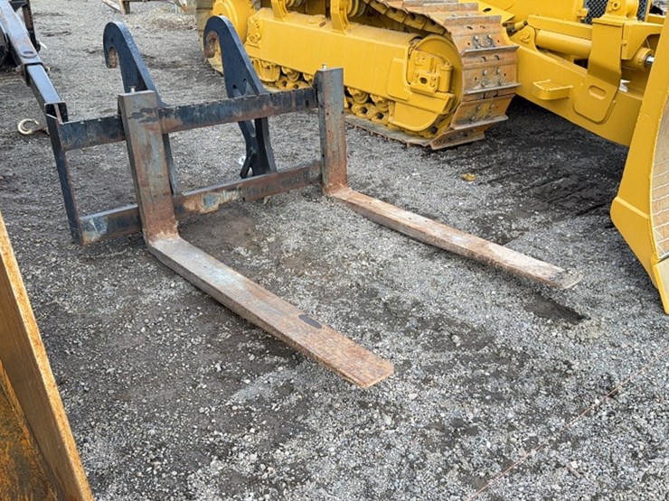 caterpillar-60-image-1