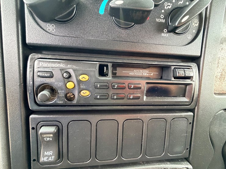2005-international-durastar-4300-image-63