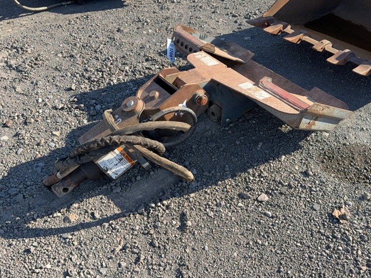 #2404-•-bobcat-mini-skid-steer-auger-image-2