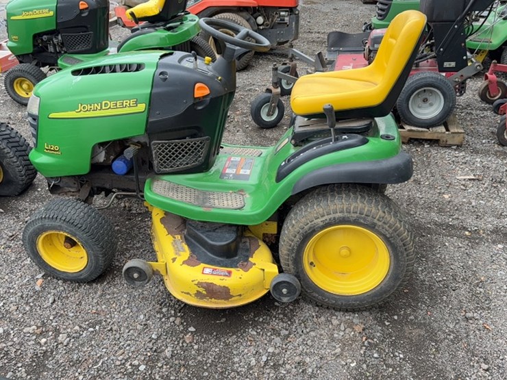 john-deere-l120-image-6