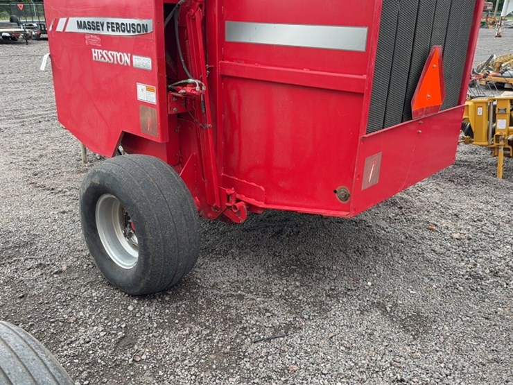 massey-ferguson-1745-image-5
