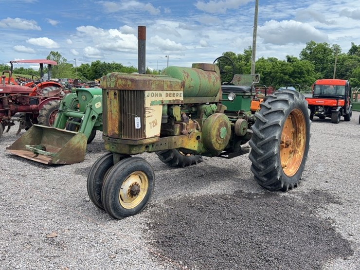 john-deere-720-image-1