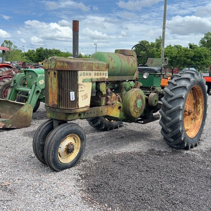 JOHN DEERE 720