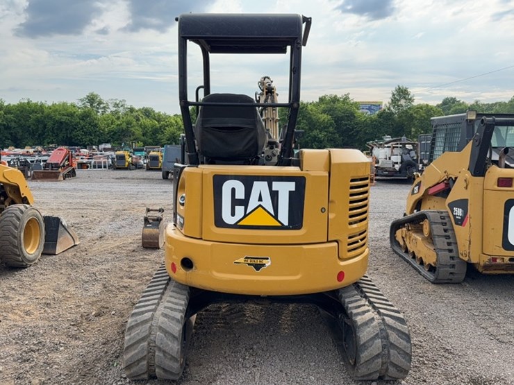 caterpillar-303-image-10