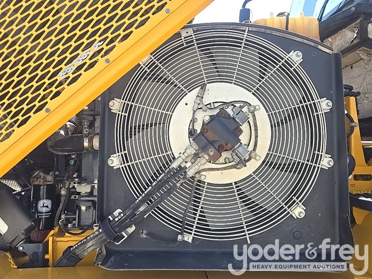 2023-deere-260e-image-32