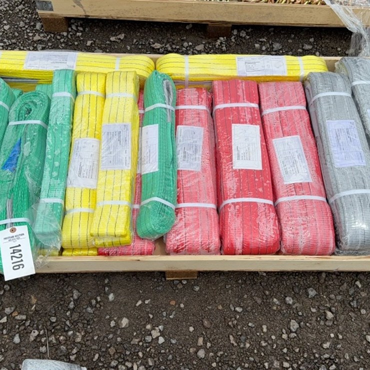 #6014 • PALLET OF VARIOUS SIZE TOW STRAPS