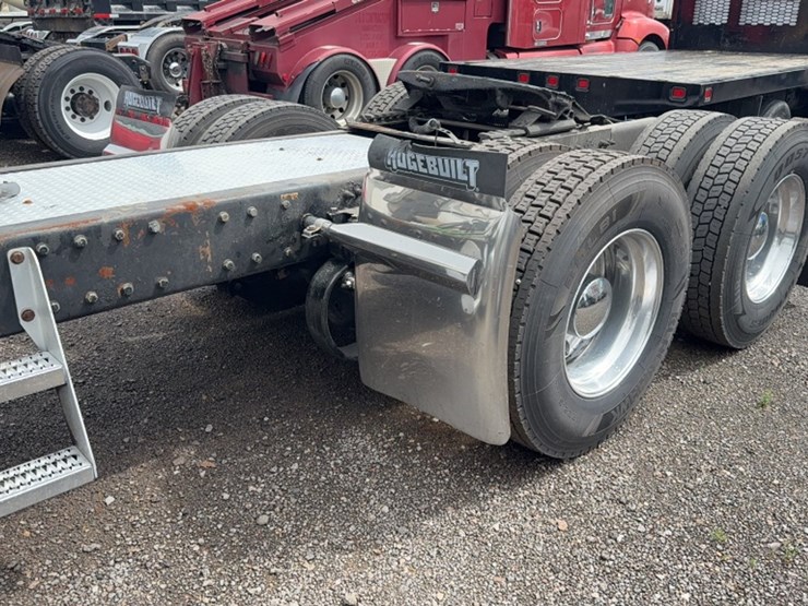 2015-peterbilt-579-image-10