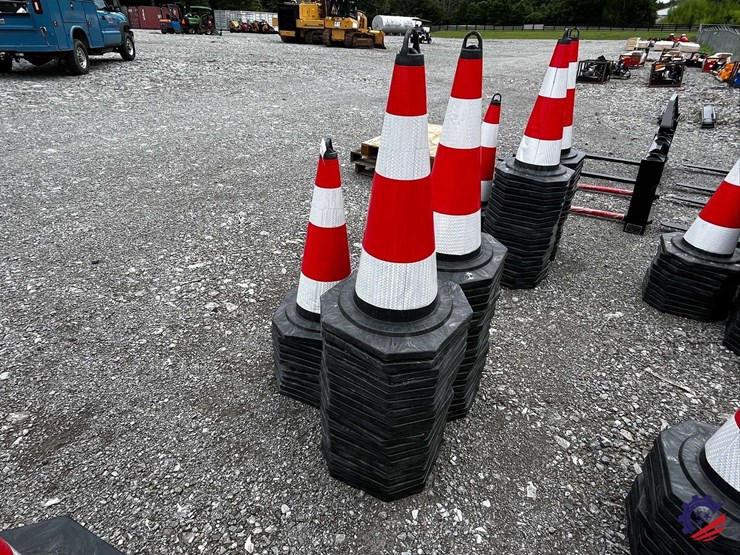 unused-2026-ce-irstc-safety-traffic-cones-image-4
