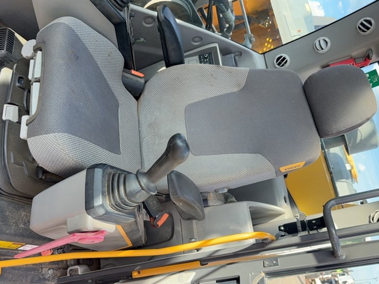 volvo-ec250el-image-17
